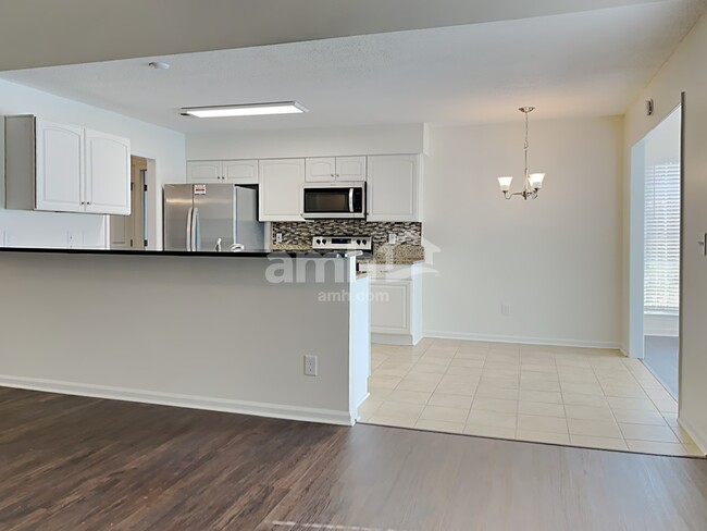 Building Photo - 5410 Chestnut Ridge Dr