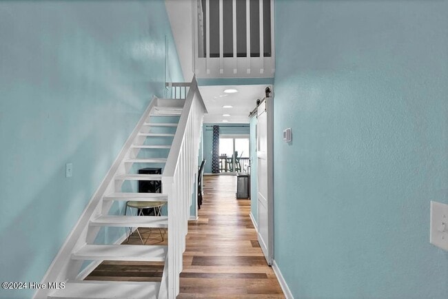 Building Photo - 918 N New River Dr