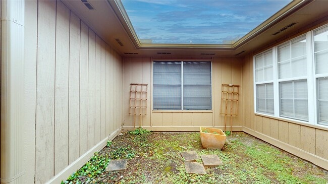 Foto del edificio - 1022 Manorglen Dr