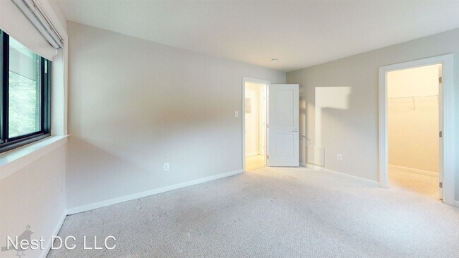 Building Photo - 3101 Naylor Rd SE