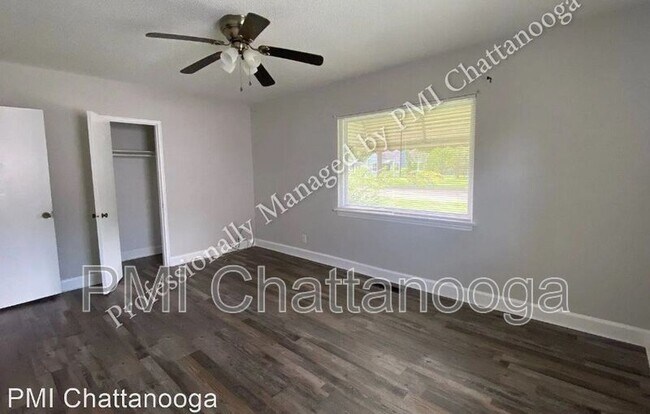 Building Photo - 606 N Moore Rd