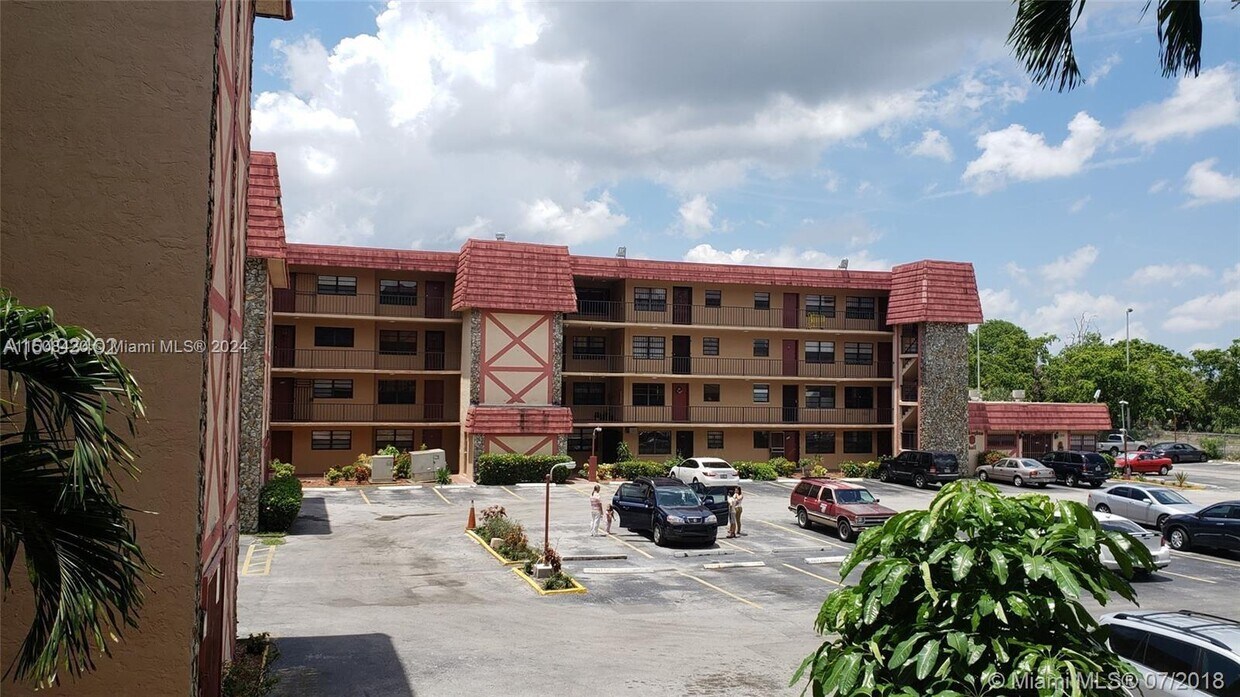 1325 W 68th St Unit 214, Hialeah, FL 33014 Condo for Rent in Hialeah