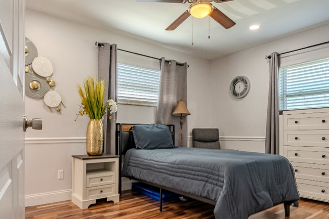 Building Photo - 1875 Williams Manor Ave