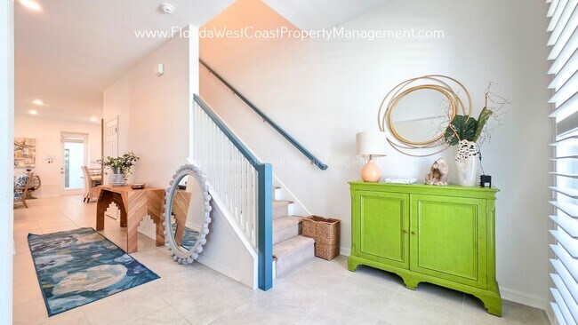 Foto del edificio - EXCEPTIONAL AND SPACIOUS FURNISHED TOWNHOME WITHIN WATERSIDE- NAUTIQUE!