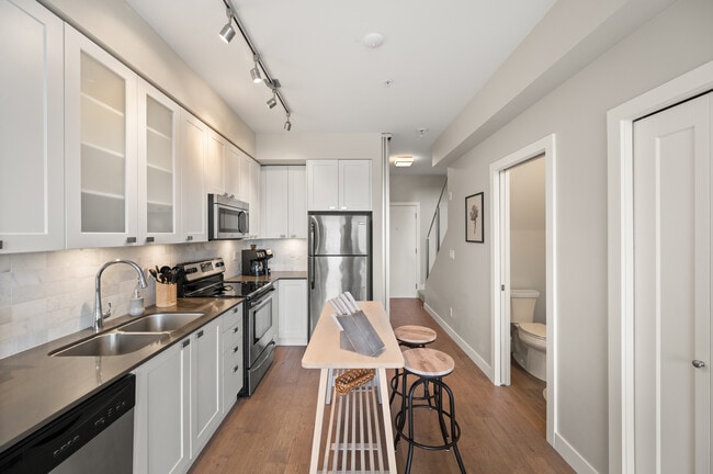 Photo du bâtiment - 516 Gladwin Rd