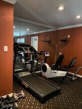 Building Photo - 12648 Kenwood Ln