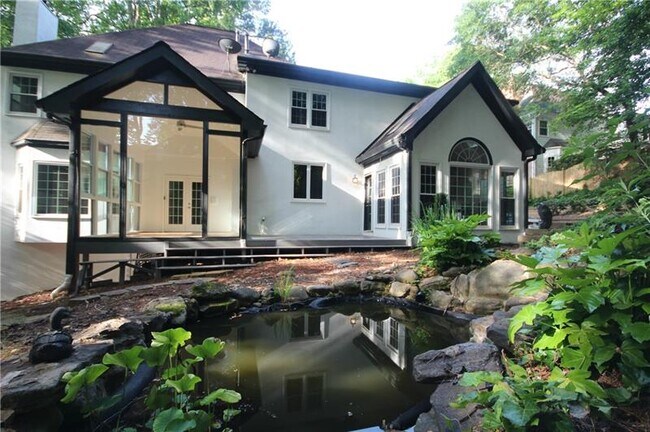 Building Photo - 1955 River Forest Dr