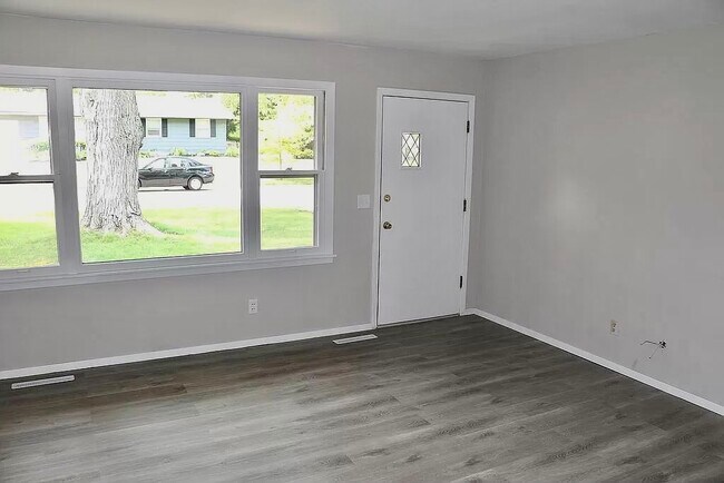 Building Photo - 312 Rowe Dr