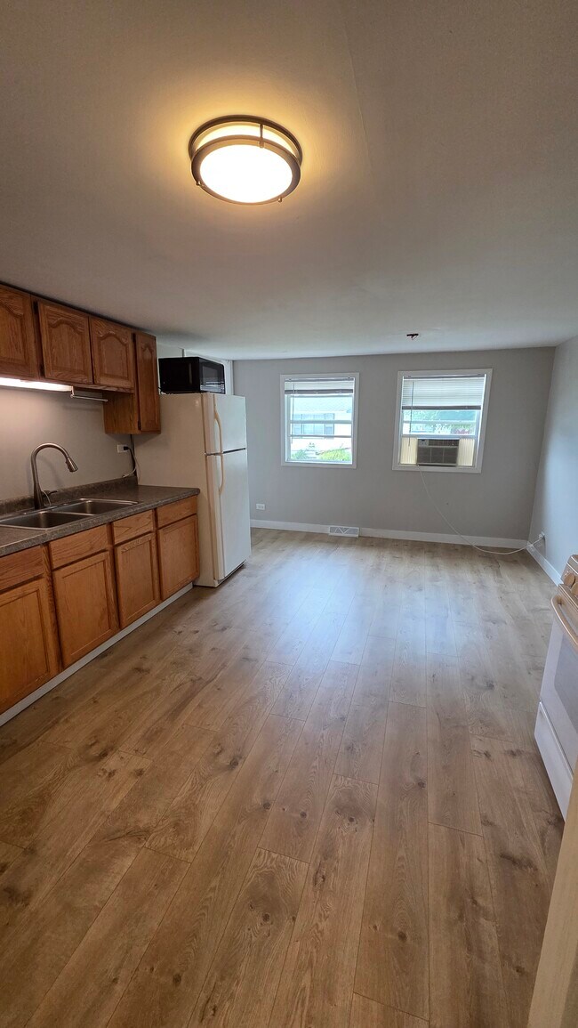 Foto del edificio - 1355 Thistle Dr