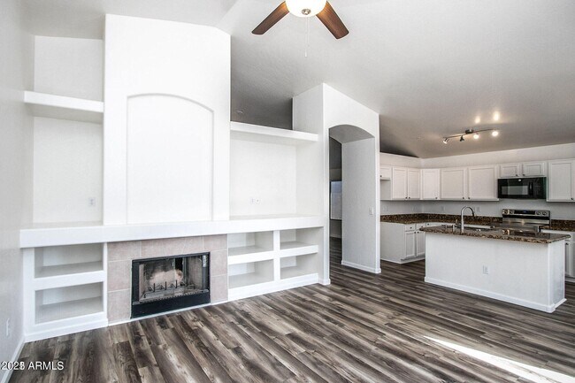 Building Photo - 7549 E Christmas Cholla Dr