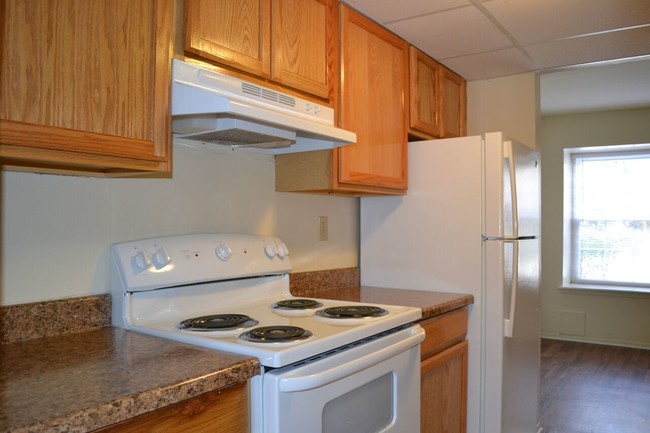 Building Photo - The Seasons Student Housing