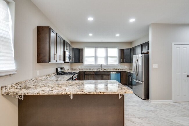 Foto del edificio - Brand-New 3-Bed, 2.5-Bath Condo: Modern Co...