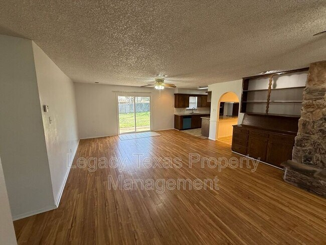 Foto del edificio - 1205 Tanglewood Dr