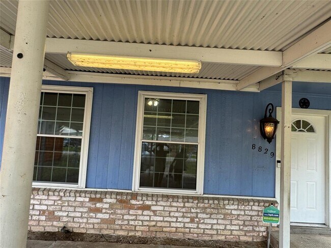 Building Photo - 8829 Carousel Ln