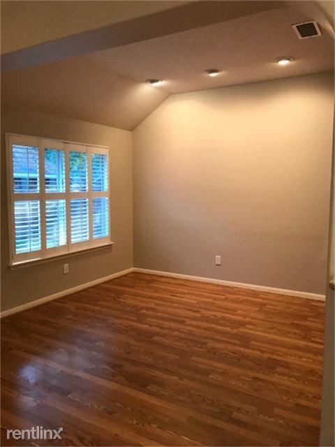 Foto del edificio - 31 Paddock Pines Pl