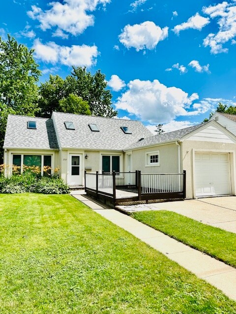 Primary Photo - 1715 W Reeve St
