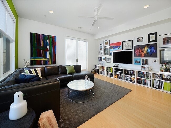 Building Photo - 511 Madison St