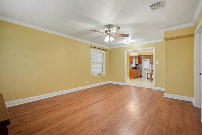 Building Photo - 130 San Fernando Dr