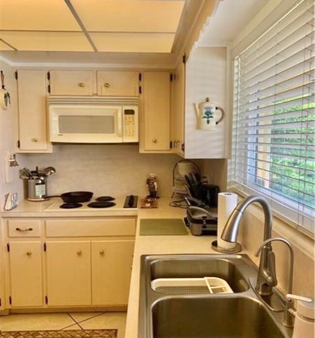 Foto del edificio - 1361 NE 23rd Ct