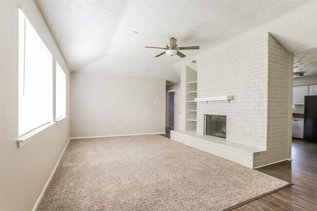 Building Photo - 24134 Silversmith Ln