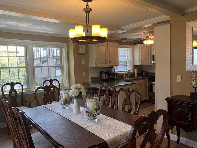 Comedor y cocina - 29 Scotty Hollow Dr