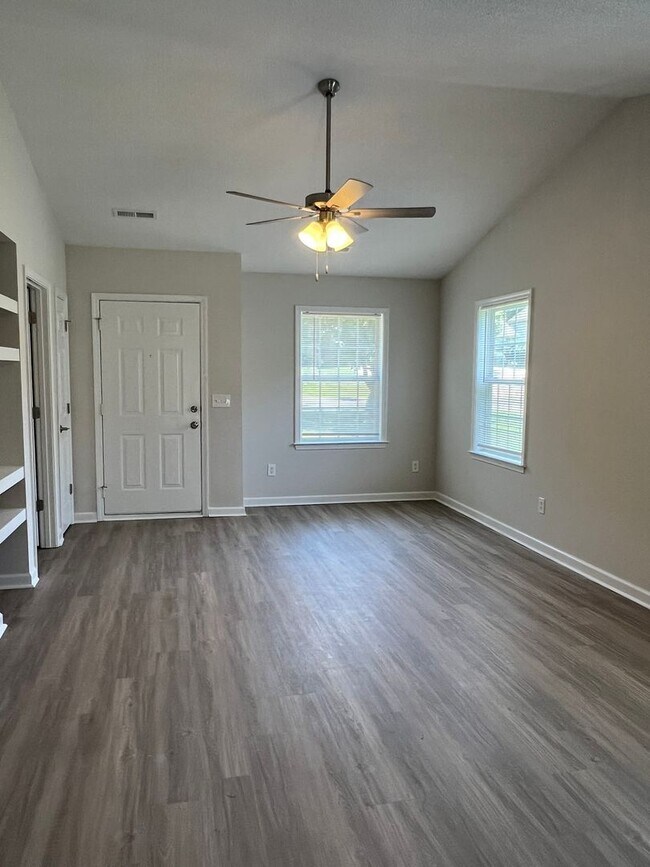 Foto del edificio - 122 Springwood Ln