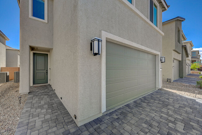 Building Photo - 5927 W Frias Ave