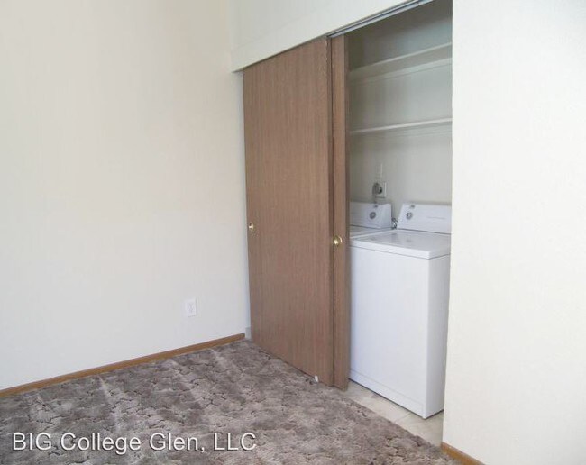 Foto del edificio - 5415 College Oak Dr