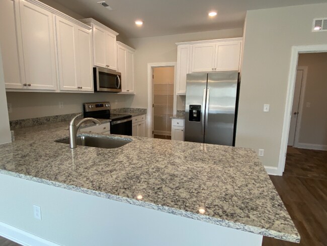 Building Photo - 105 Level Dr