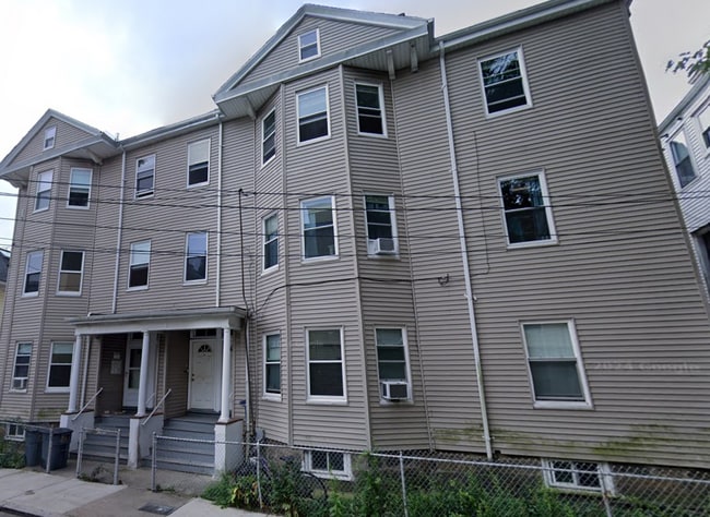 Building Photo - 22 Bynner St