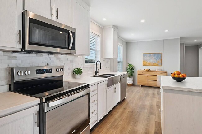 Building Photo - 1800 Oak Grove Rd E