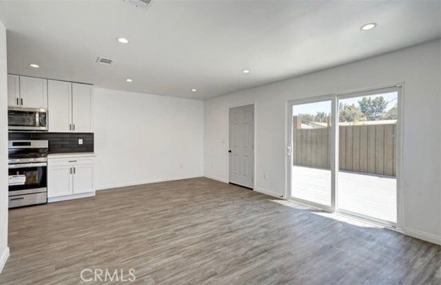 Building Photo - 6219 Glide Ave