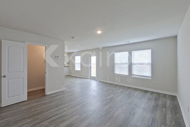 Foto del edificio - 208 Bennett Dairy Rd