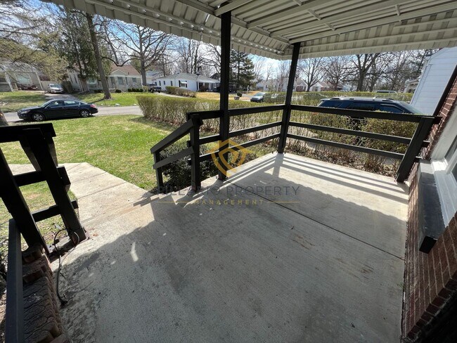 Building Photo - Minutes from the Fairgrounds and Highway A...