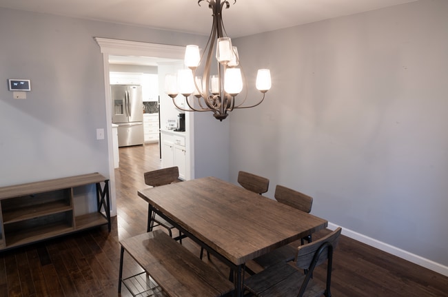 Building Photo - Furnished Private Bedroom