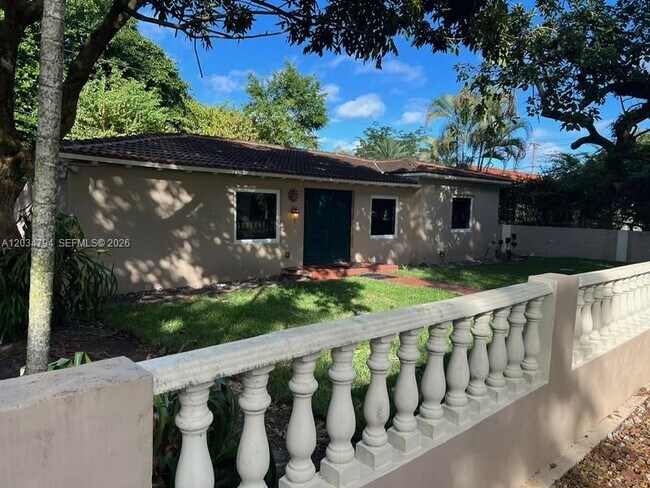 Foto del edificio - 4427 SW 16th St