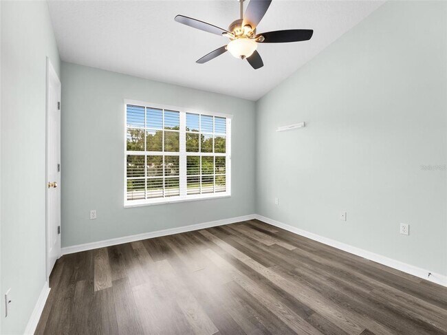 Foto del edificio - 8736 Eleanor Ct