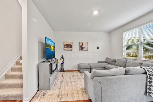 Foto del edificio - 8023 Cedar Mdws Ln