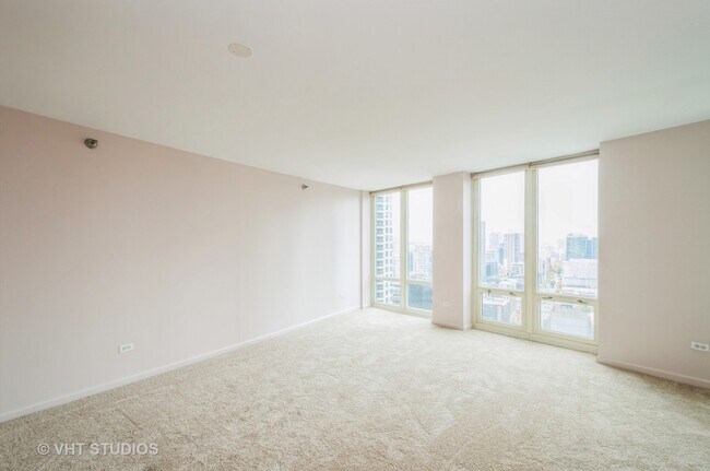 Foto del edificio - 900 W Washington Blvd