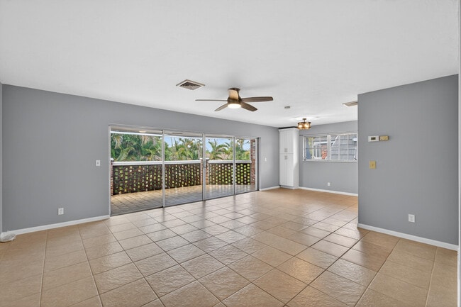 Foto del edificio - 423 Pine Tree Ct