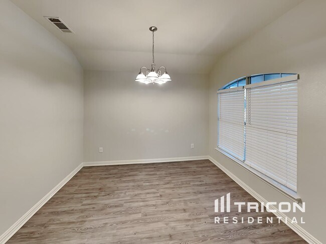 Foto del edificio - 607 Pewitt Ln