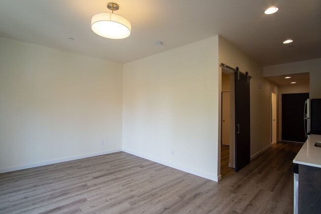 Building Photo - John's Landing-Modern, Spacious Studio Liv...