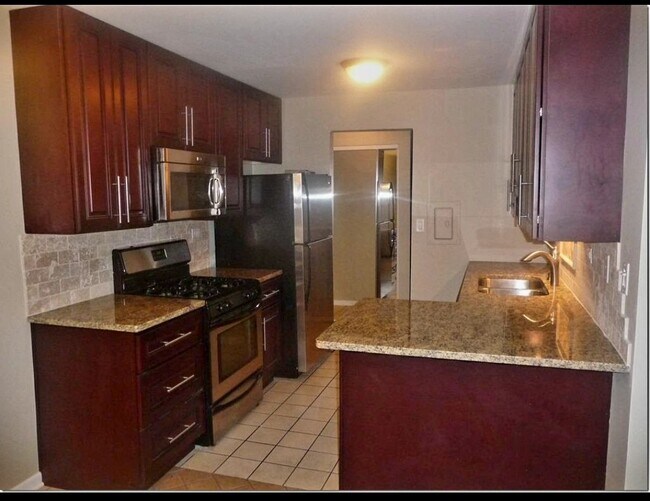 Foto del edificio - 940 E Old Willow Rd