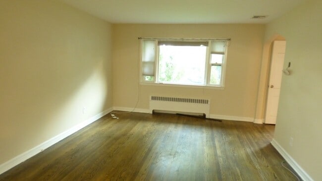 Building Photo - 26 Edison St