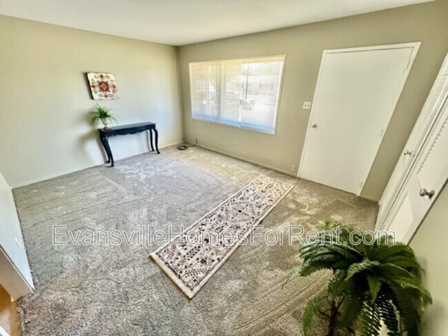 Foto del edificio - 709 Thornberry Dr