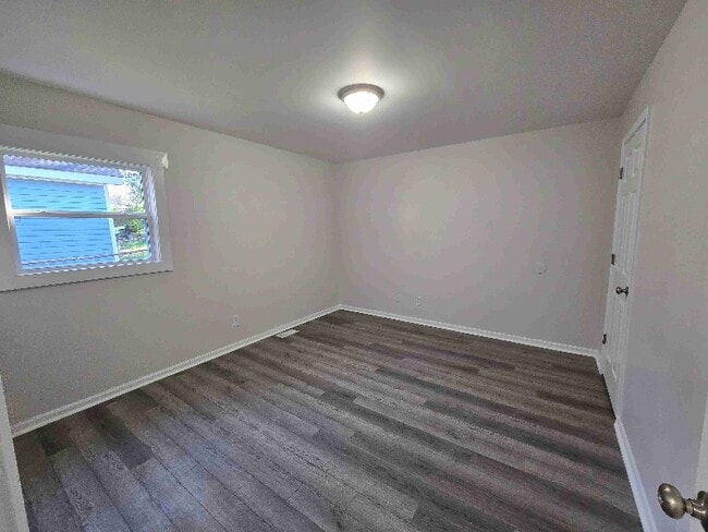 Foto del edificio - 323 N Pryor St