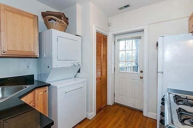 Building Photo - 43 Thorndike St