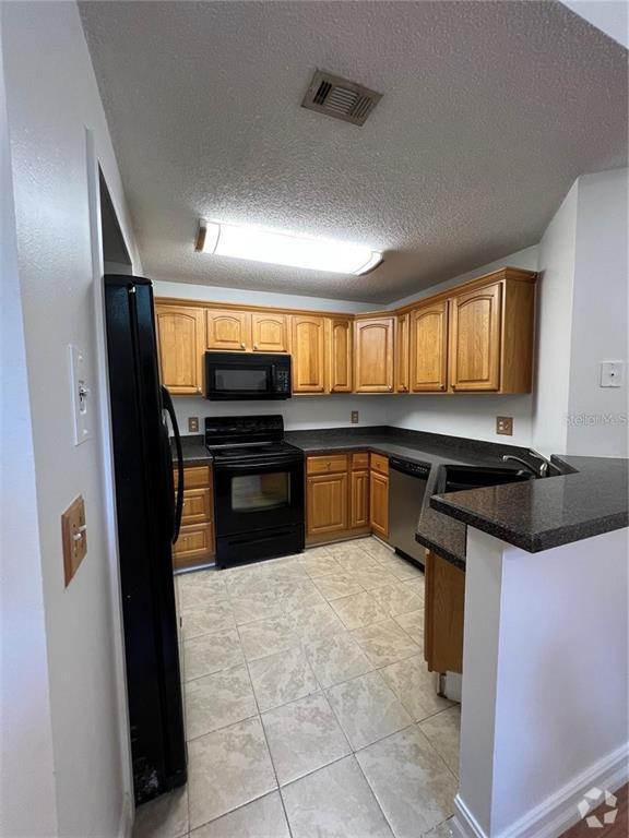 Building Photo - 626 Cambridge Way