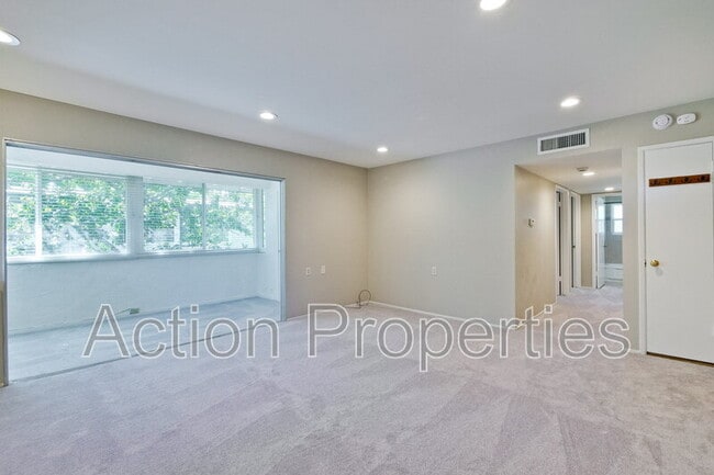 Building Photo - 14225 Lora Dr