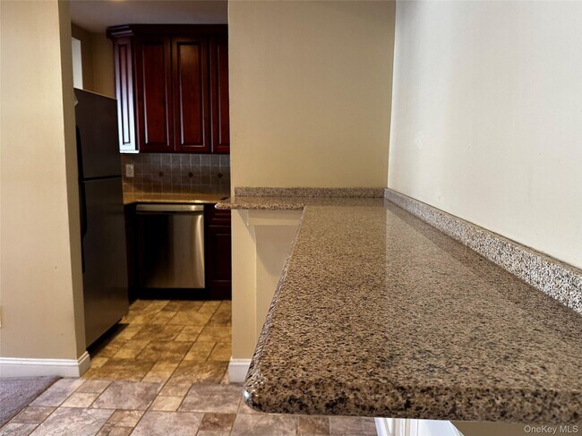 Foto del edificio - 83 Bailey Ct